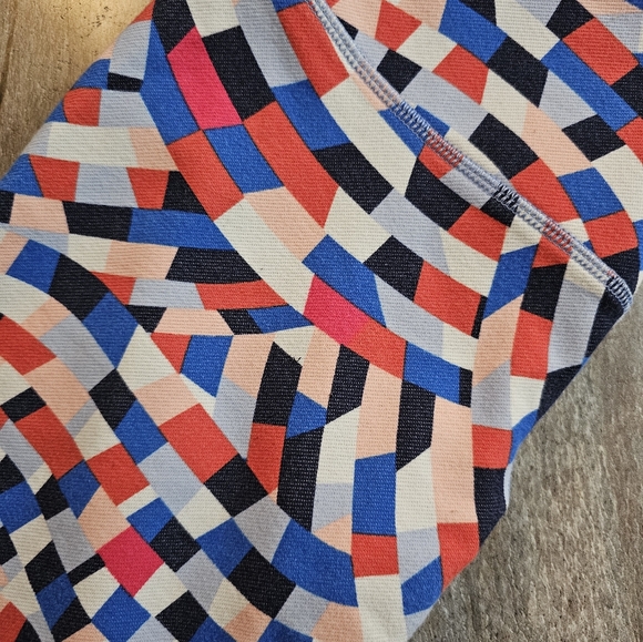 Lululemon Wunder Under Crop III Capoeira Multi - size 8 EUC! - Picture 4 of 5